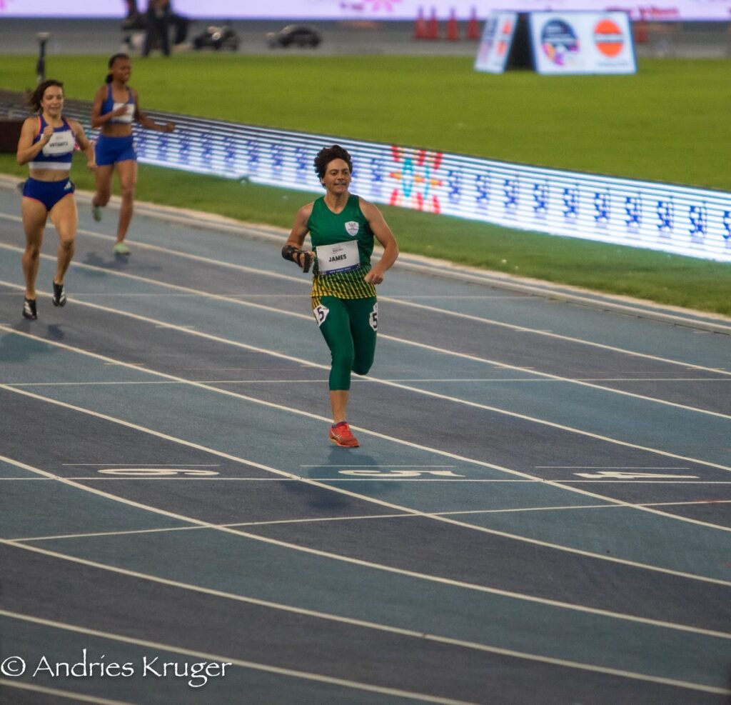 athlete racing on final straight in 400m race